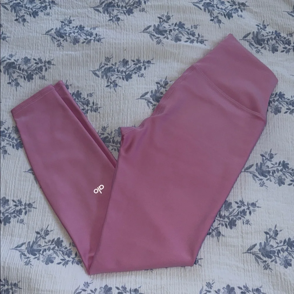 Alo Yoga pink leggings